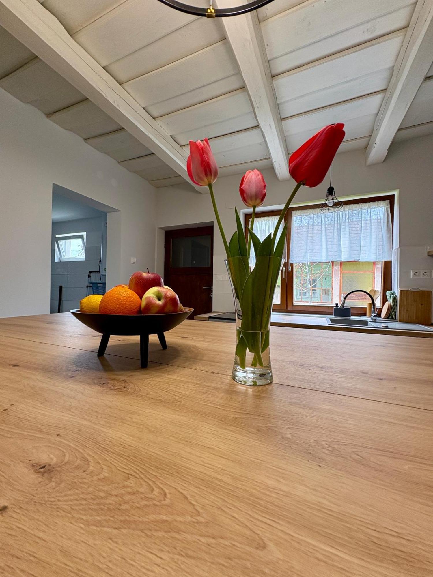 Sarffy Vendeghaz Apartment Szoce